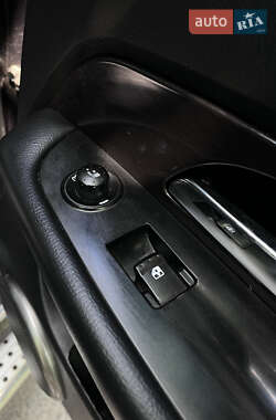 Позашляховик / Кросовер SsangYong Rexton 2013 в 