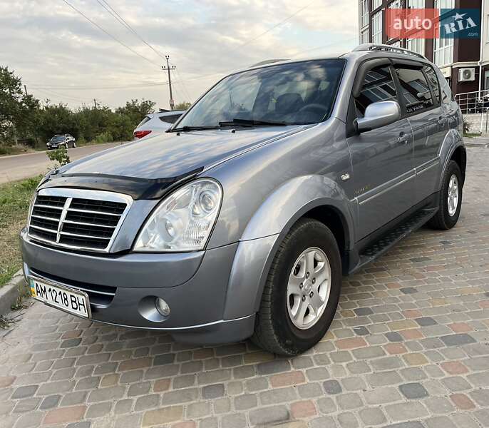 Позашляховик / Кросовер SsangYong Rexton 2011 в 