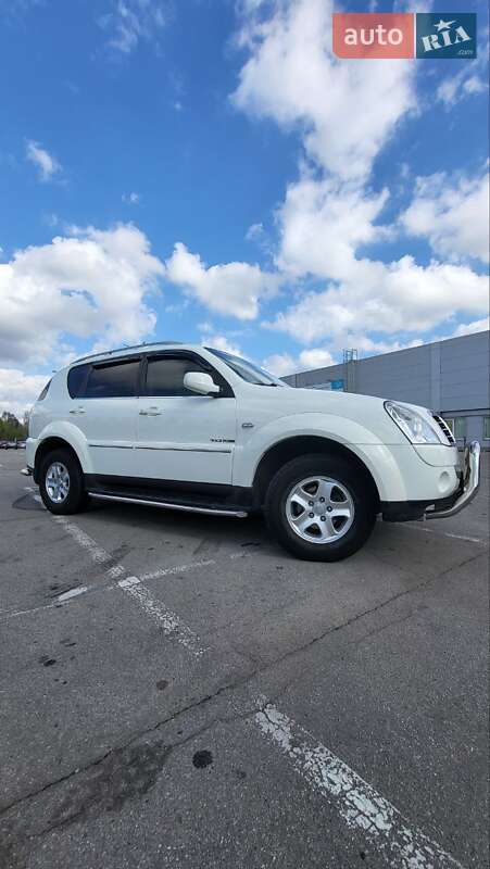 Внедорожник / Кроссовер SsangYong Rexton 2011 в Запорожье