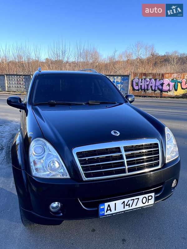 Внедорожник / Кроссовер SsangYong Rexton 2012 в 