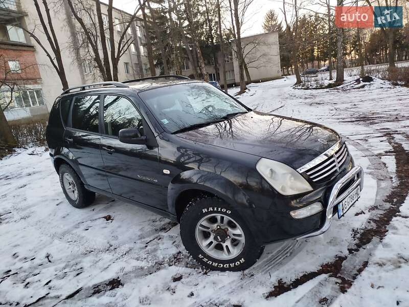 Внедорожник / Кроссовер SsangYong Rexton 2005 в Локачах