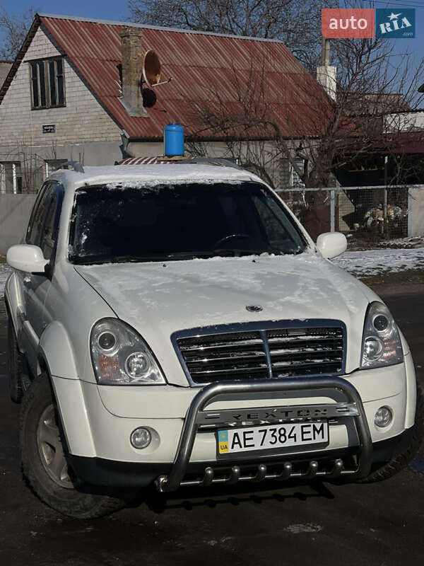 Внедорожник / Кроссовер SsangYong Rexton 2011 в Днепре