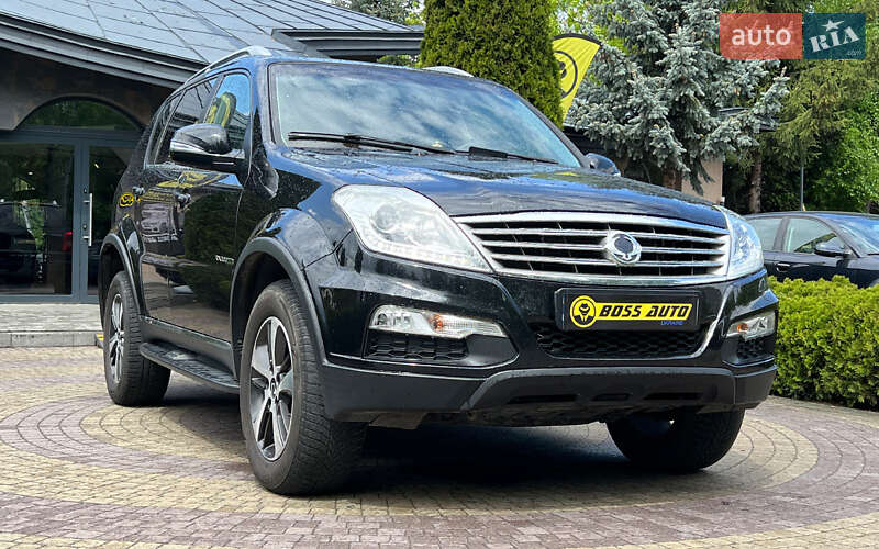 Позашляховик / Кросовер SsangYong Rexton 2015 в 