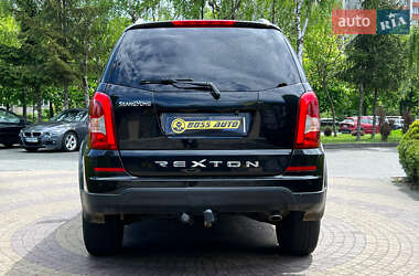 Позашляховик / Кросовер SsangYong Rexton 2015 в 