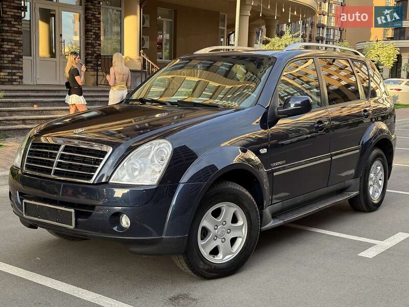 Внедорожник / Кроссовер SsangYong Rexton 2009 в 