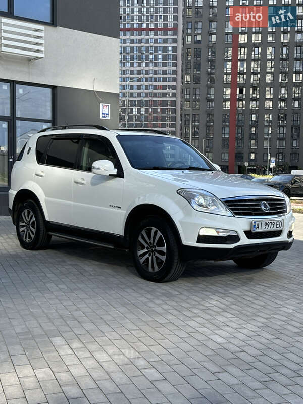 Внедорожник / Кроссовер SsangYong Rexton 2013 в 