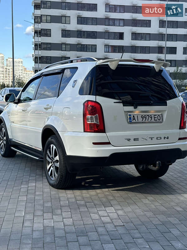 Внедорожник / Кроссовер SsangYong Rexton 2013 в Киеве