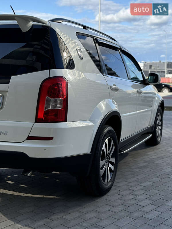 Внедорожник / Кроссовер SsangYong Rexton 2013 в Киеве