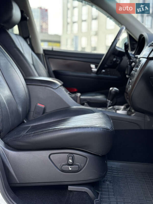 Внедорожник / Кроссовер SsangYong Rexton 2013 в Киеве