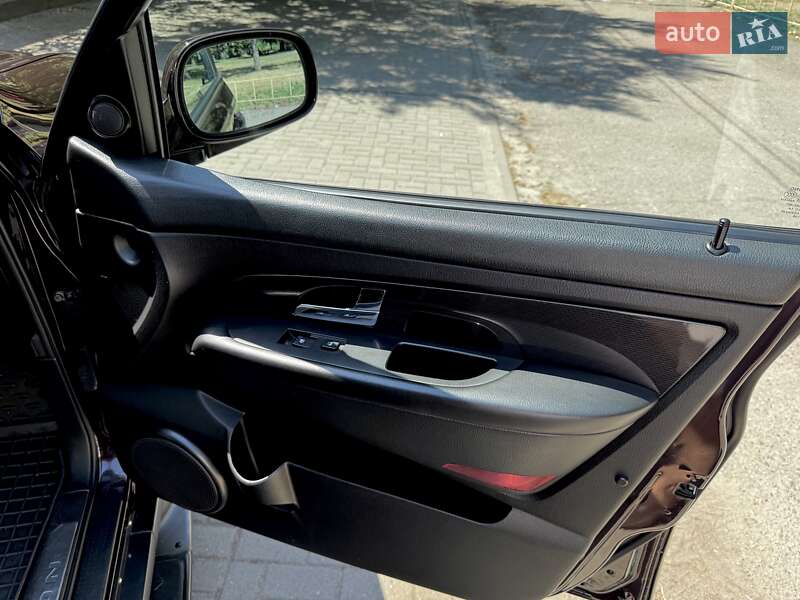 Внедорожник / Кроссовер SsangYong Rexton 2009 в Днепре фото 10 Внедорожник / Кроссовер SsangYong Rexton 2009 в Днепре