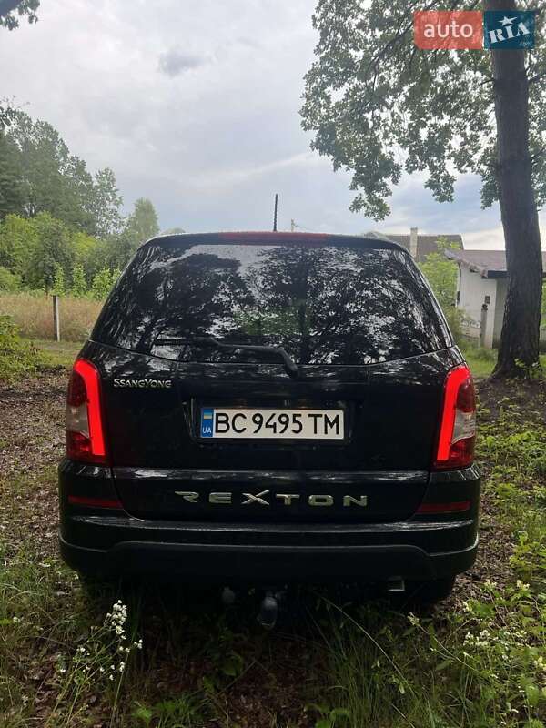 Позашляховик / Кросовер SsangYong Rexton 2015 в Новояворівську
