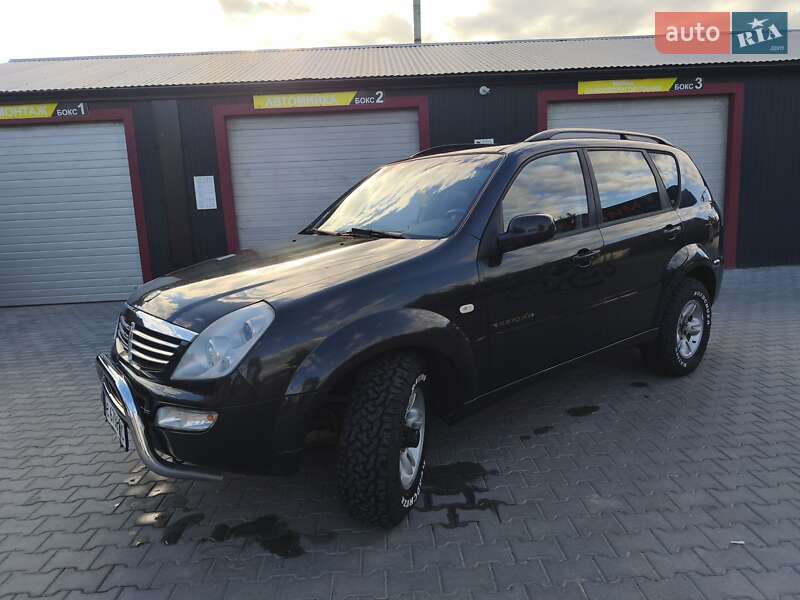Внедорожник / Кроссовер SsangYong Rexton 2005 в Локачах