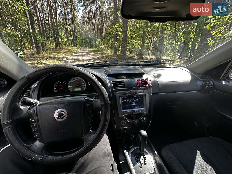 Внедорожник / Кроссовер SsangYong Rexton 2010 в Киеве