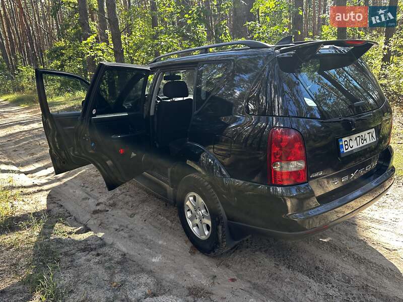 Внедорожник / Кроссовер SsangYong Rexton 2010 в Киеве