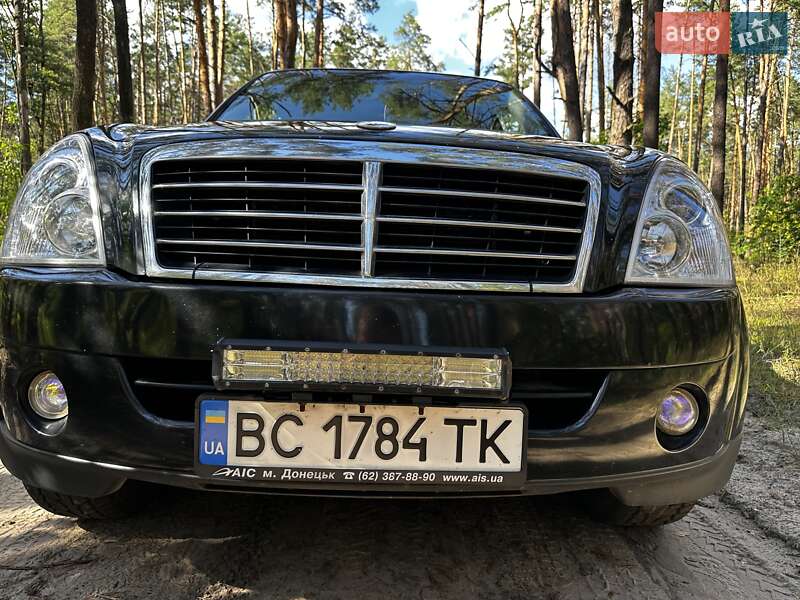Внедорожник / Кроссовер SsangYong Rexton 2010 в Киеве