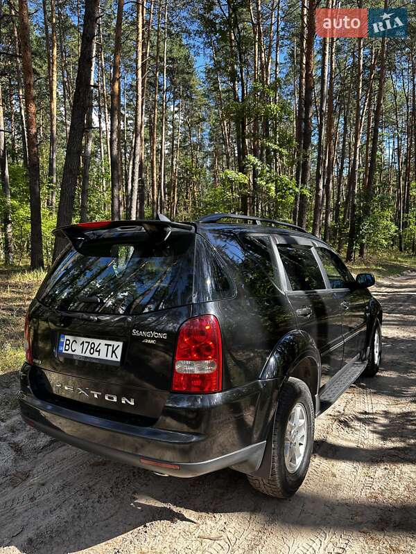 Внедорожник / Кроссовер SsangYong Rexton 2010 в Киеве