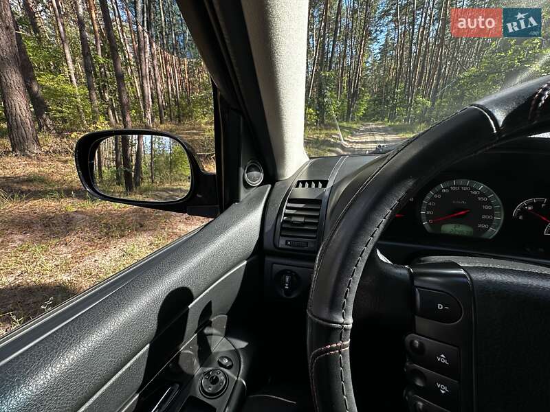 Внедорожник / Кроссовер SsangYong Rexton 2010 в Киеве