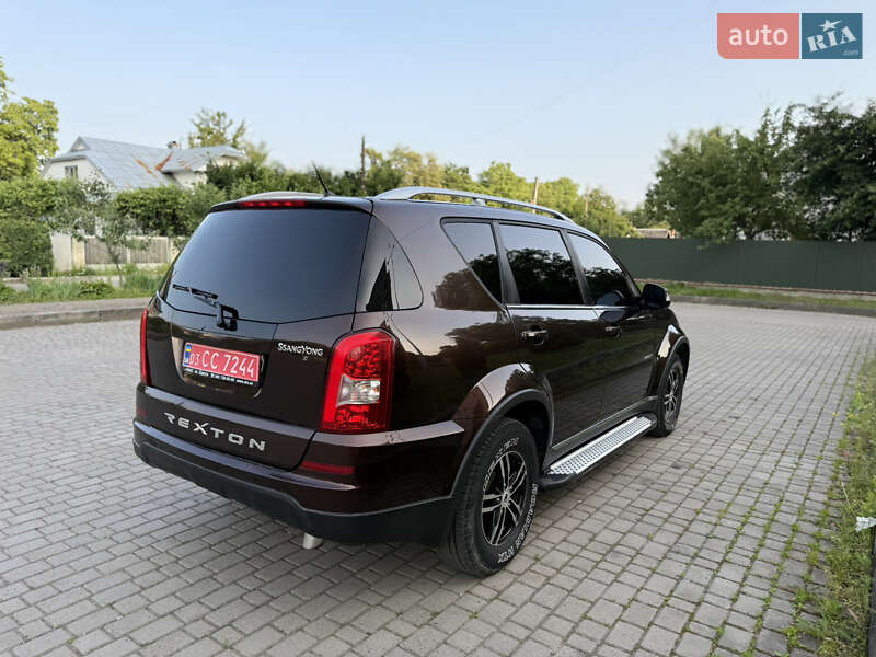 Позашляховик / Кросовер SsangYong Rexton 2013 в Львові