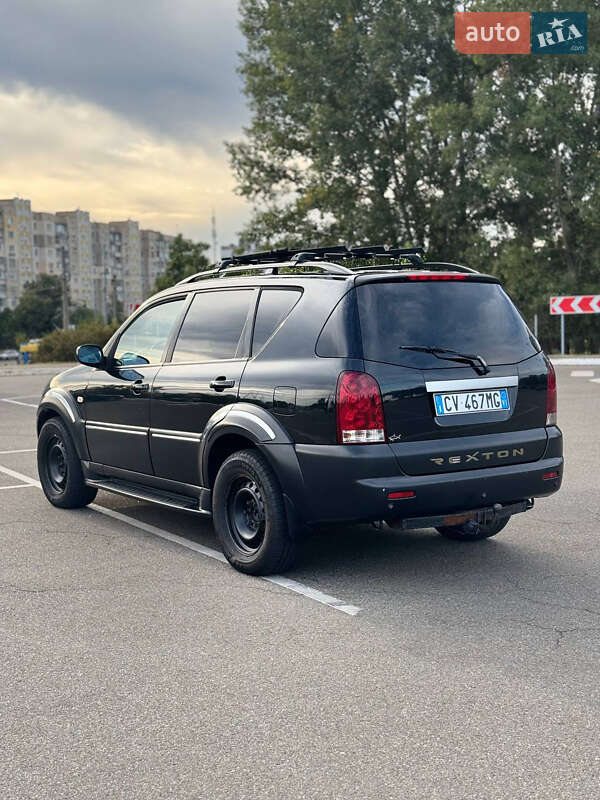 Внедорожник / Кроссовер SsangYong Rexton 2005 в Киеве