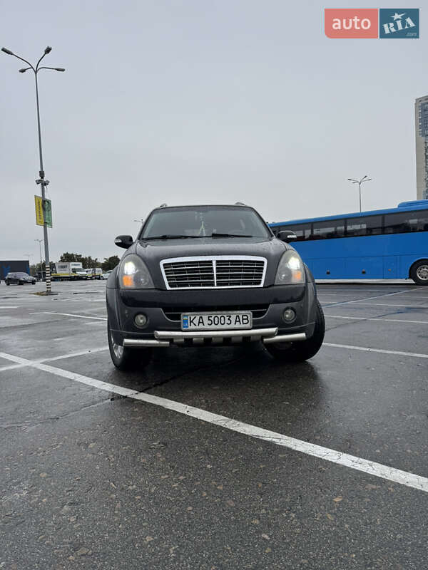 Внедорожник / Кроссовер SsangYong Rexton 2010 в 