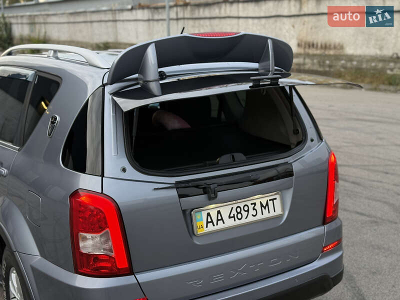 Внедорожник / Кроссовер SsangYong Rexton 2012 в Киеве
