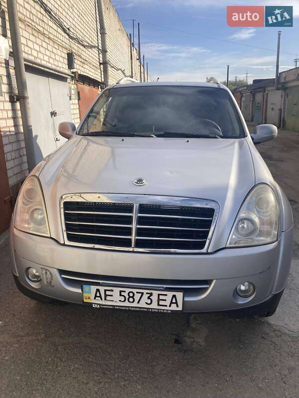 Внедорожник / Кроссовер SsangYong Rexton 2009 в Днепре