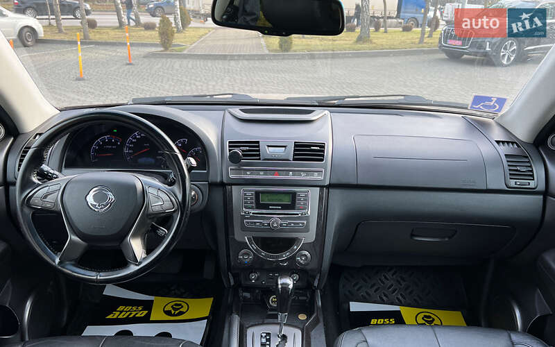 Внедорожник / Кроссовер SsangYong Rexton 2015 в Львове