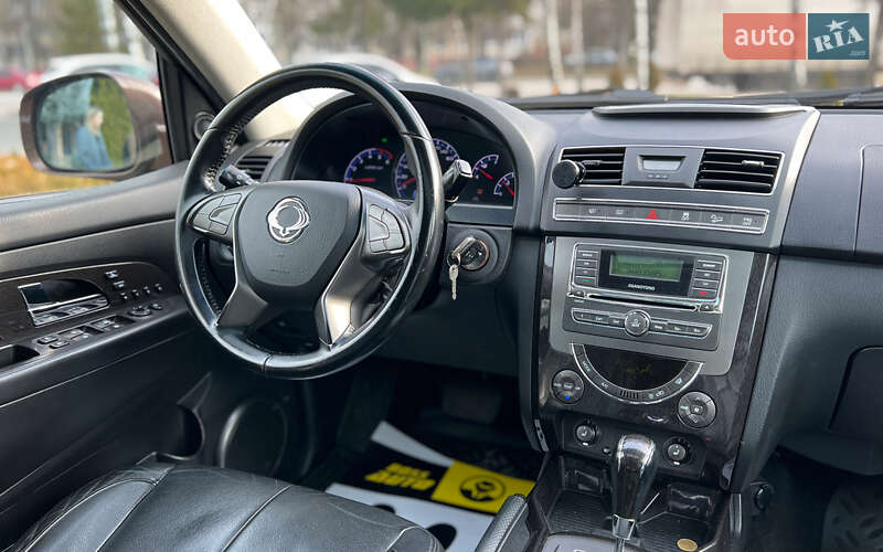 Внедорожник / Кроссовер SsangYong Rexton 2015 в Львове