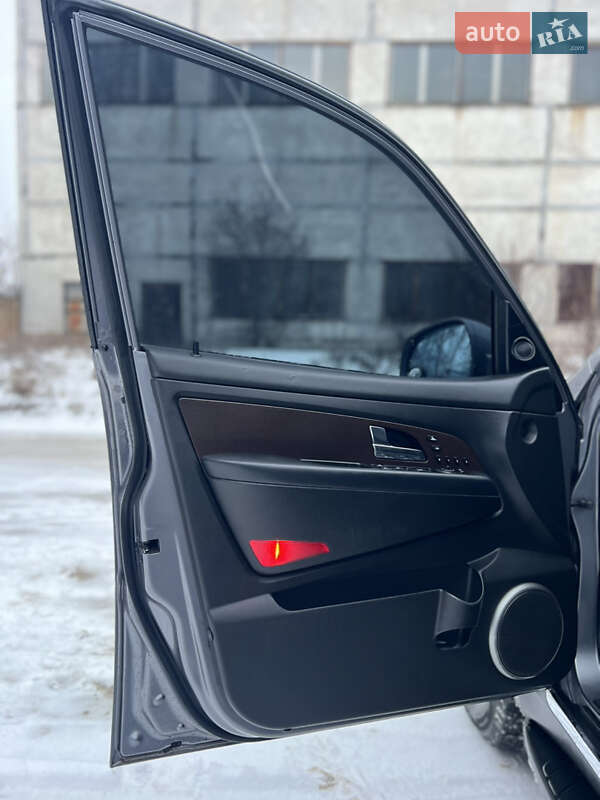 Внедорожник / Кроссовер SsangYong Rexton 2014 в Киеве