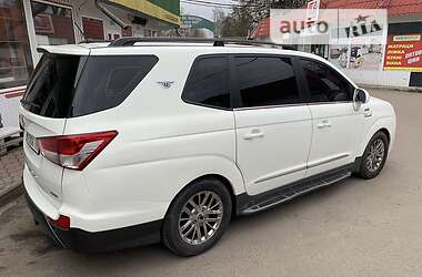 Минивэн SsangYong Rodius 2015 в 