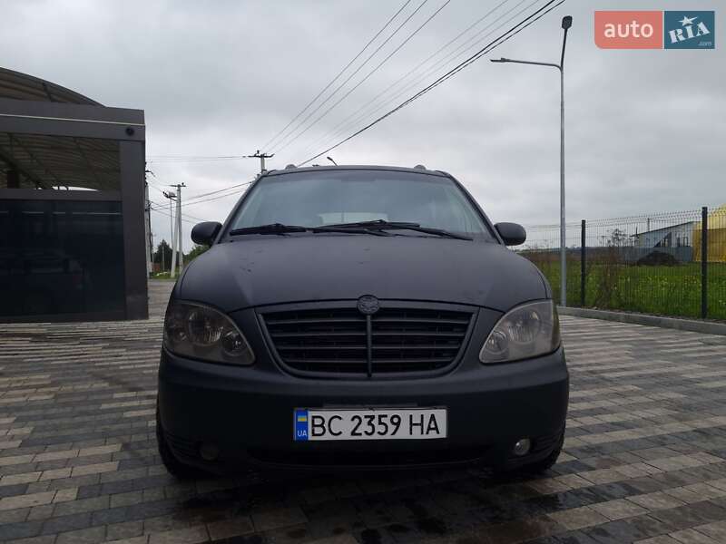Минивэн SsangYong Rodius 2008 в Львове