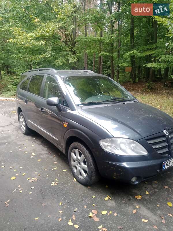 Минивэн SsangYong Rodius 2009 в 