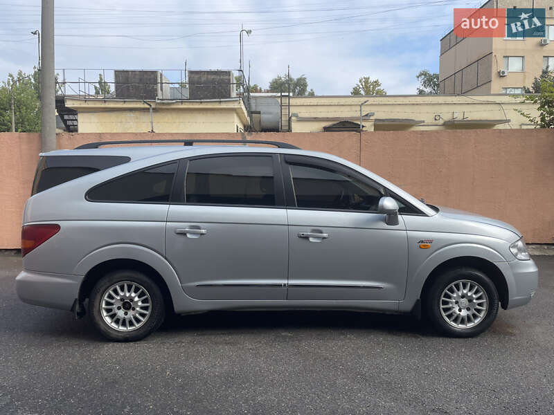 Минивэн SsangYong Rodius 2008 в Кривом Роге фото 4 Минивэн SsangYong Rodius 2008 в Кривом Роге