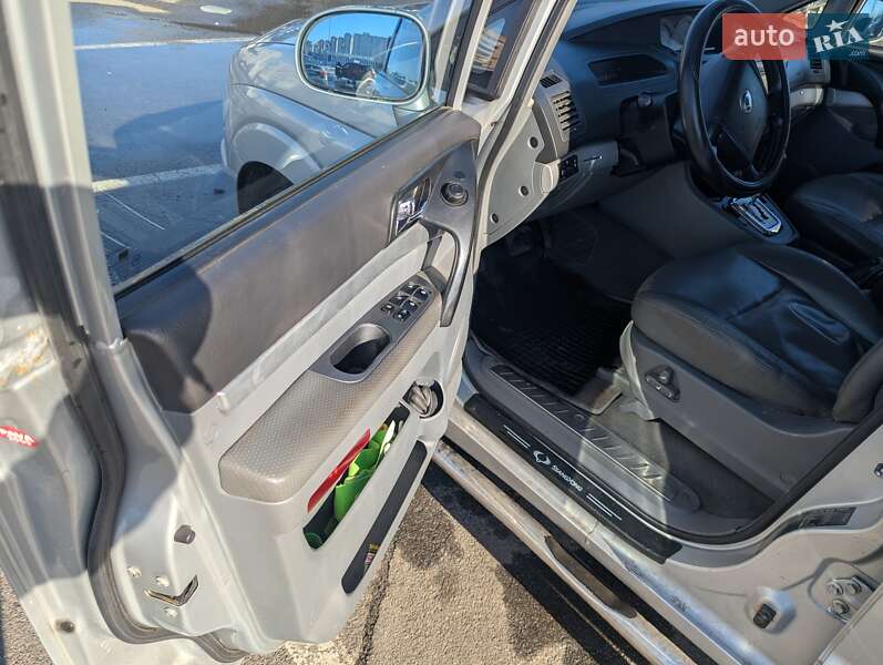 Минивэн SsangYong Rodius 2006 в Киеве фото 13 Минивэн SsangYong Rodius 2006 в Киеве