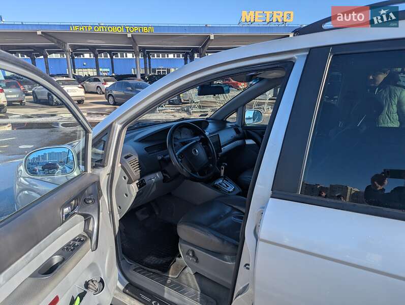 Минивэн SsangYong Rodius 2006 в Киеве фото 50 Минивэн SsangYong Rodius 2006 в Киеве