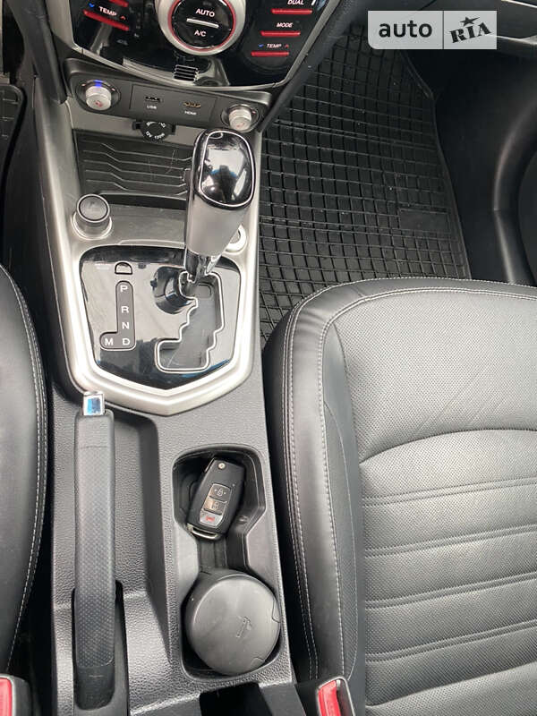 Внедорожник / Кроссовер SsangYong Tivoli 2015 в Львове фото 21 Внедорожник / Кроссовер SsangYong Tivoli 2015 в Львове