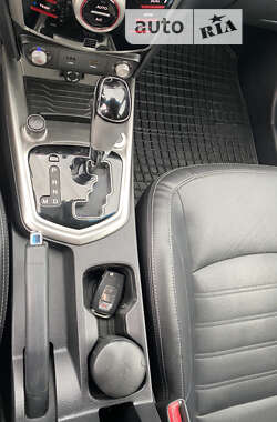 Внедорожник / Кроссовер SsangYong Tivoli 2015 в 