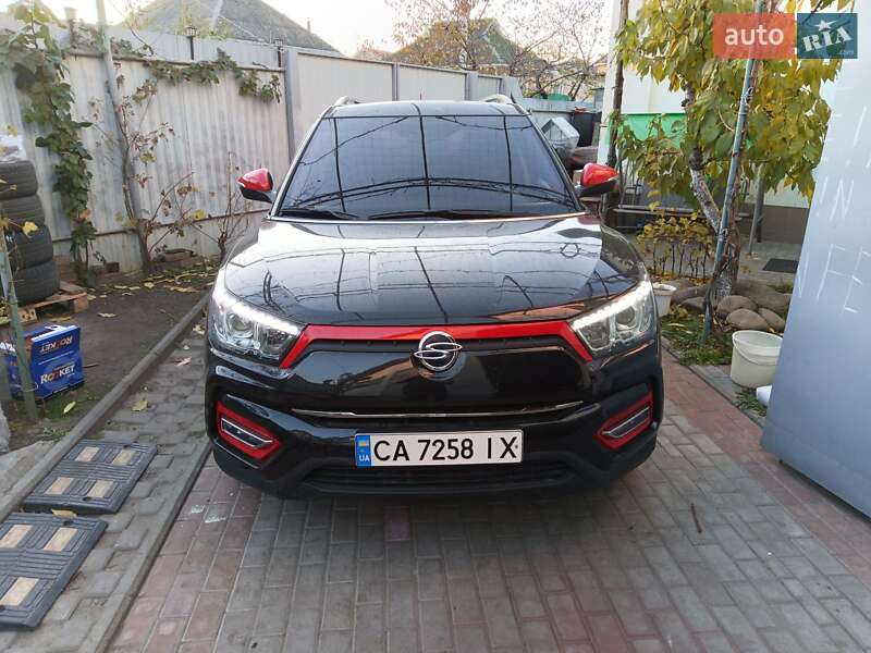 Внедорожник / Кроссовер SsangYong Tivoli 2016 в Черкассах