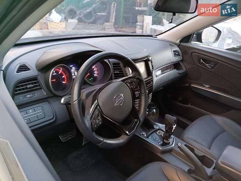 Внедорожник / Кроссовер SsangYong Tivoli 2016 в Черкассах