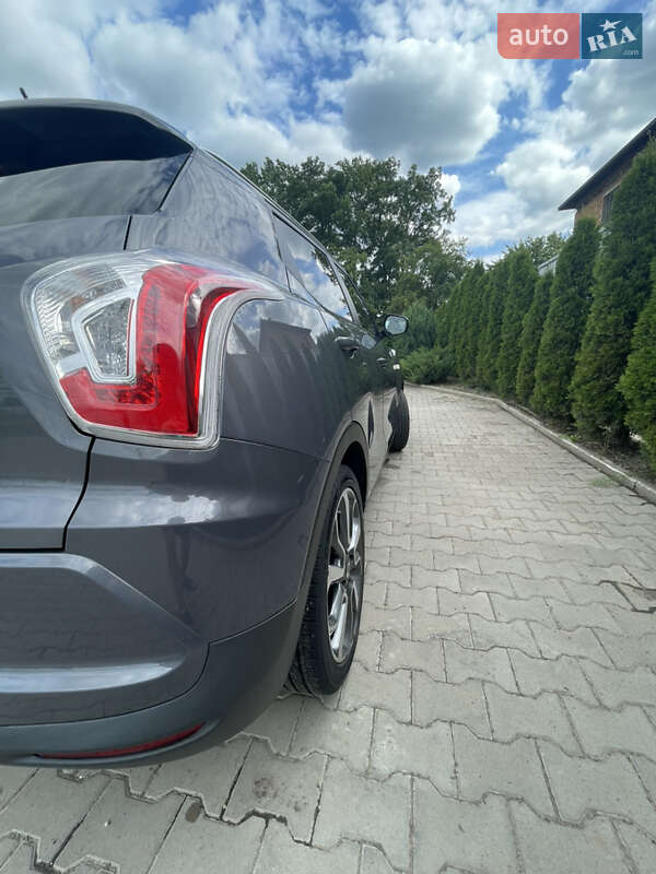 Внедорожник / Кроссовер SsangYong Tivoli 2015 в Кицмани