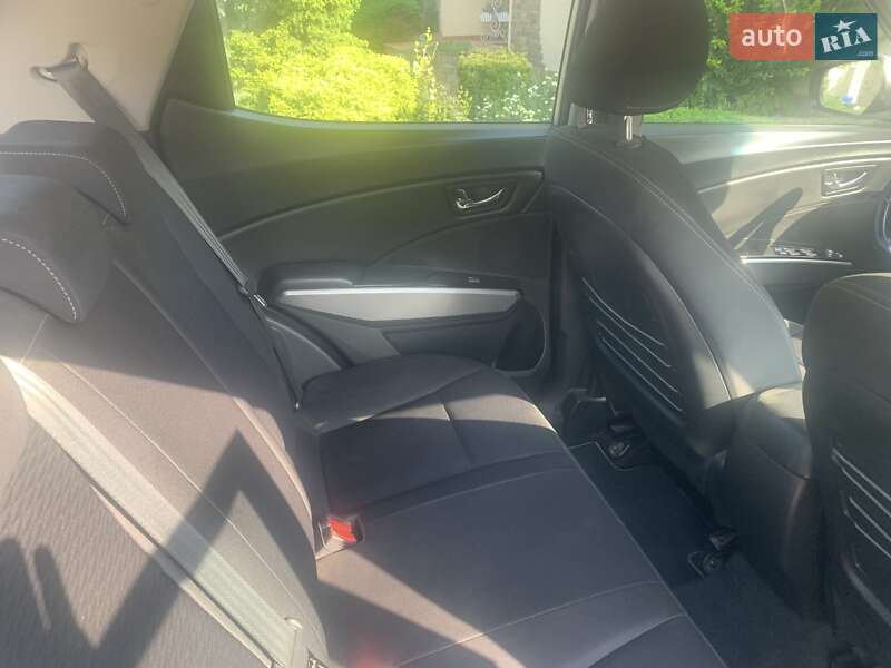 Внедорожник / Кроссовер SsangYong Tivoli 2015 в Ужгороде