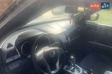 Внедорожник / Кроссовер SsangYong Tivoli 2015 в 