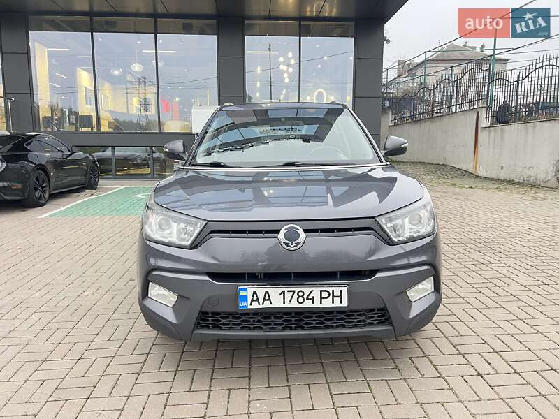 Внедорожник / Кроссовер SsangYong Tivoli 2016 в Киеве