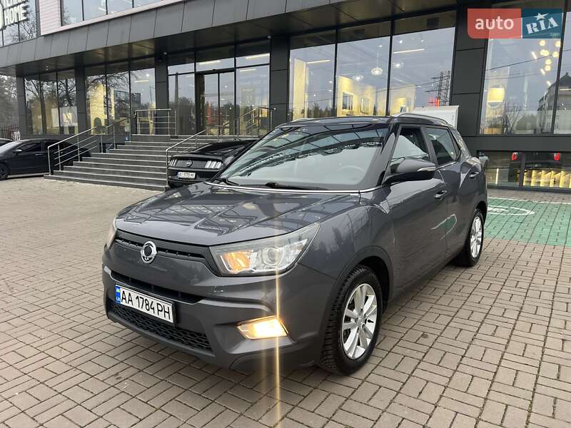 Внедорожник / Кроссовер SsangYong Tivoli 2016 в Киеве