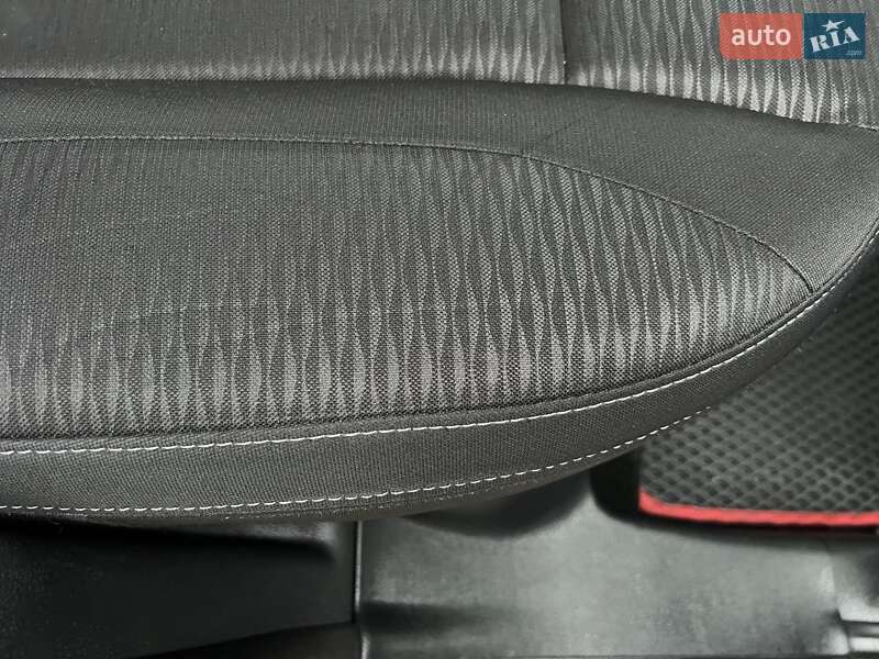 Внедорожник / Кроссовер SsangYong Tivoli 2016 в Киеве