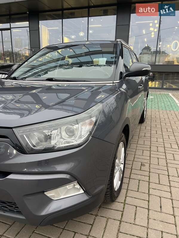 Внедорожник / Кроссовер SsangYong Tivoli 2016 в Киеве