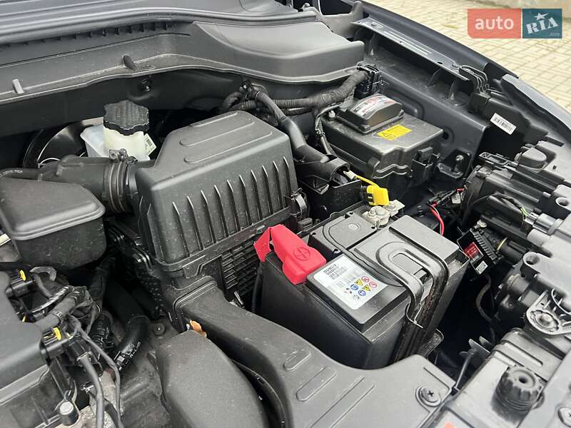 Внедорожник / Кроссовер SsangYong Tivoli 2016 в Киеве