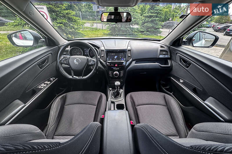 Позашляховик / Кросовер SsangYong XLV 2017 в Львові