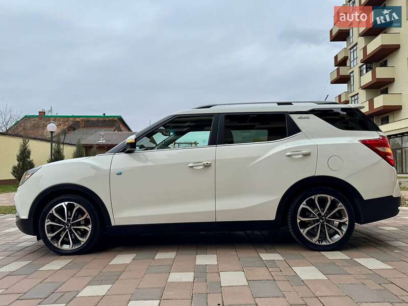 Внедорожник / Кроссовер SsangYong XLV 2016 в Стрые