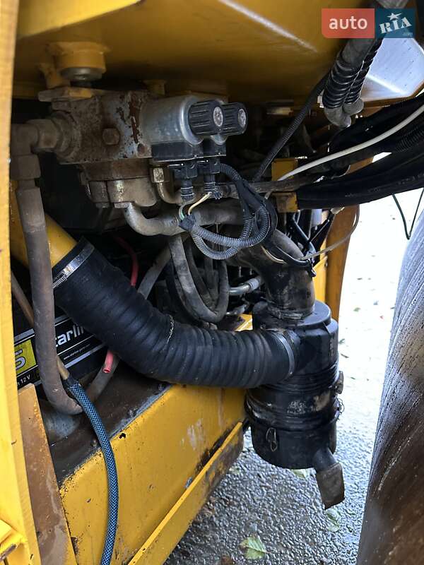 Дорожный каток Stavostroj VH-950 2000 в Хусте